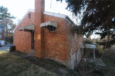 BACK YARD: IT'S SMALL ENOUGH TO LEAVE YOUR WEEK EN