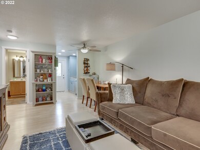 2501 E 2nd St unit 1, Newberg, OR 97132 - photo 4