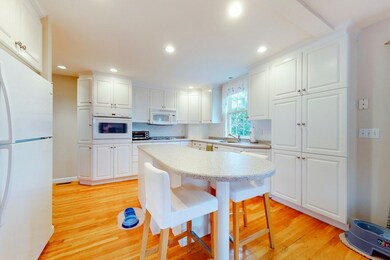 600 Trapelo Rd unit 16, Waltham, MA 02452 - photo 3