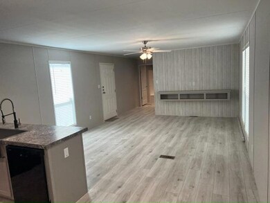 1601 S Airport Dr unit 356, Weslaco, TX 78596 - photo 3