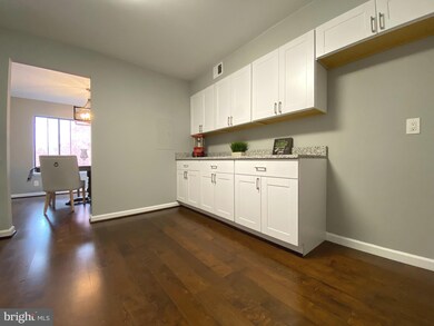 11409 Commonwealth Dr unit 303, Rockville, MD 20852 - photo 4