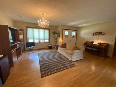 324 Maple St, Tipton, IN 46072 - photo 2