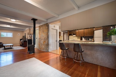 02-living-kitchen