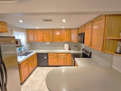 917 N 26th Ave, Hollywood, FL 33020 - photo 2