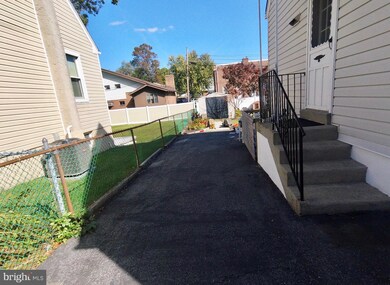 220 Fernwood Ave, Folsom, PA 19033 - photo 4