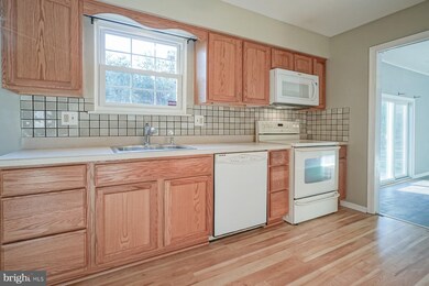 202 Hazelton Ct, Mullica Hill, NJ 08062 - photo 4