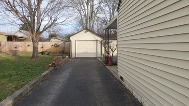 714 Hoover St, Shelbyville, TN 37160 - photo 3