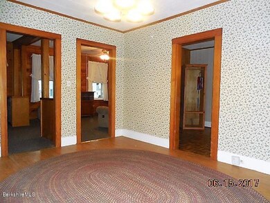 9 Crystal St, Lenox, MA 01240 - photo 5