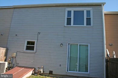 912 Portia Ct, Hyattsville, MD 20785 - photo 4