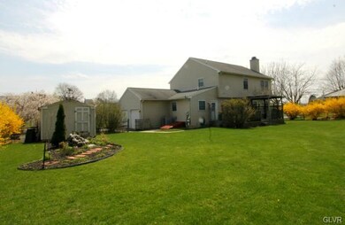 4721 Hoffman Dr, Whitehall, PA 18052 - photo 7