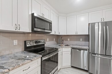 111 Mulberry St unit 2K, Newark, NJ 07102 - photo 3