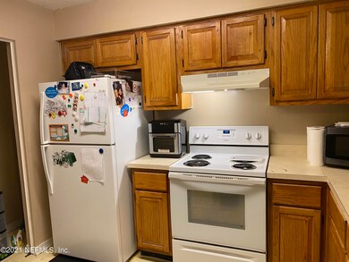 4518 Melissa Ct W, Jacksonville, FL 32210 - photo 2