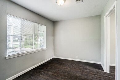 7617 S Hall St, Houston, TX 77028 - photo 2