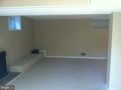 411 Orleans Cir SW, Vienna, VA 22180 - photo 6