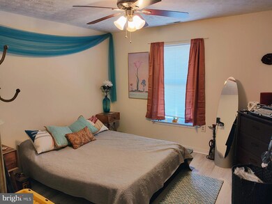 7822 Renshaw Rd, Pasadena, MD 21122 - photo 4