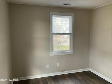 1018 Davis St, Jacksonville, NC 28540 - photo 6