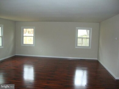 4002 Chelmont Ln, Bowie, MD 20715 - photo 2