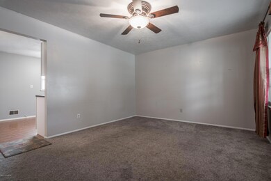 9129 Lantana Dr, Louisville, KY 40229 - photo 6