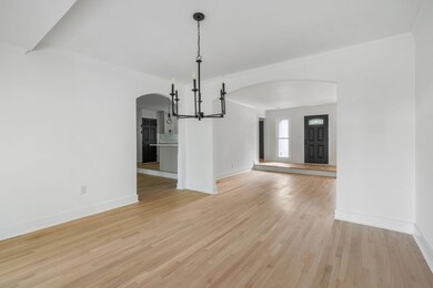 9-web-or-mls-1019 Royalist Rd - Coastal