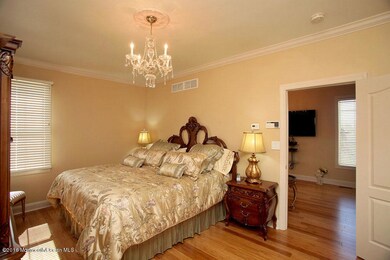 In Law Suite Tappan