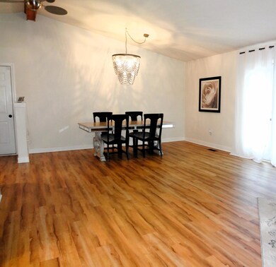 Dining rm
