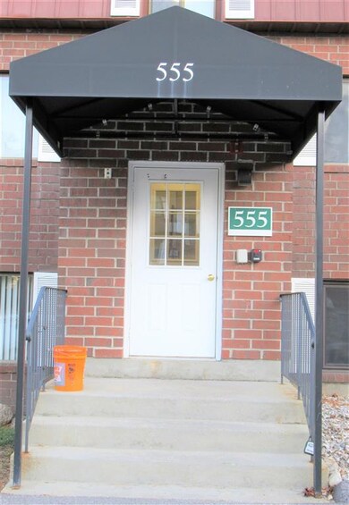555 Calef Rd unit 8, Manchester, NH 03103 - photo 4