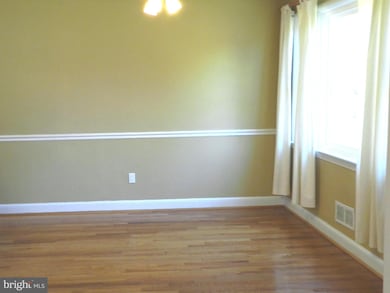 13224 Bregman Rd, Silver Spring, MD 20904 - photo 4