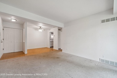 1747-Maple-Ridge-Rd-Apt-15-WindowStill-R