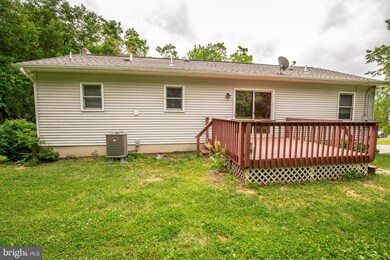 135 Cavalier Dr, Harpers Ferry, WV 25425 - photo 6