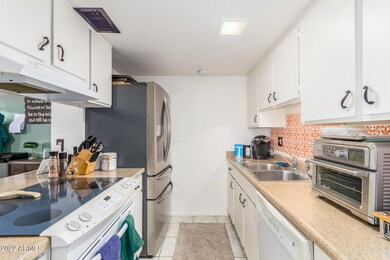 10217 N 8th Place unit 94, Phoenix, AZ 85020 - photo 6