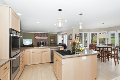 933 Doral Dr, Bartlett, IL 60103 - photo 6