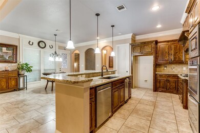 7824 Sevenoaks Dr, North Richland Hills, TX 76182 - photo 5