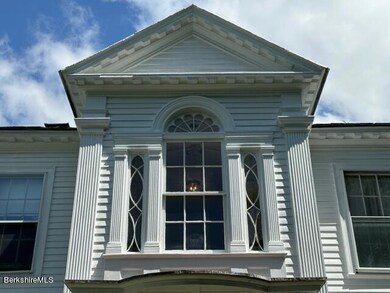 Palladian window exterior