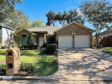 12922 Mills Bend St, Houston, TX 77070 - photo 2