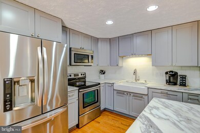 8103 Parkdale Ct, Springfield, VA 22153 - photo 2