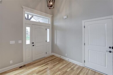 815 Cindy Ln, Raymore, MO 64083 - photo 7