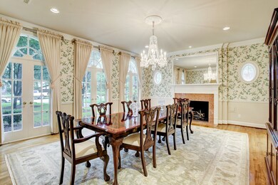 2154 Chilton Rd, Houston, TX 77019 - photo 3