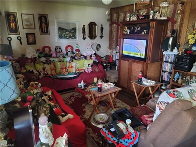 907 Montgomery St, Reidsville, NC 27320 - photo 7