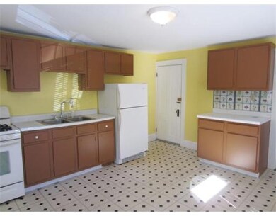 123 Washington St unit 123, Wellesley Hills, MA 02481 - photo 4