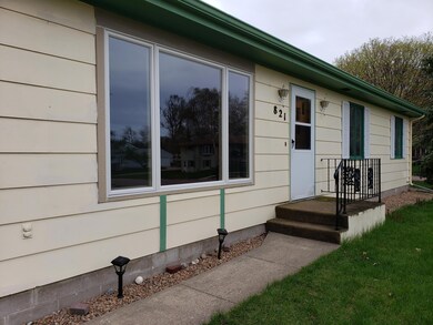 821 W Cedar Ave