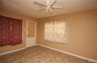 722 N Fir St, Pharr, TX 78577 - photo 5