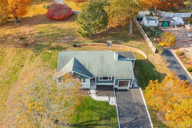 39 Susan Dr, Newburgh, NY 12550 - photo 2