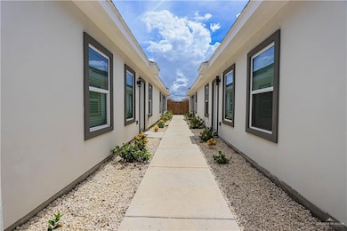 913 N Maryland St, Alton, TX 78573 - photo 3