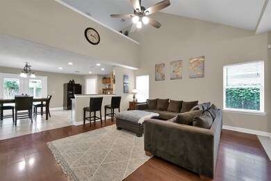 1079 Lasso Ct, Alvin, TX 77511 - photo 4