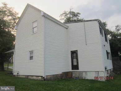 1717 Carroll Ave, Halethorpe, MD 21227 - photo 4