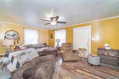 201 Myrtle St, Jeffersonville, IN 47130 - photo 3