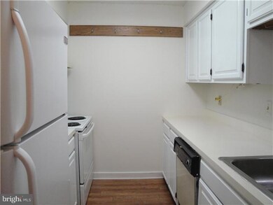 212 Ravens Crest Dr, Plainsboro, NJ 08536 - photo 3