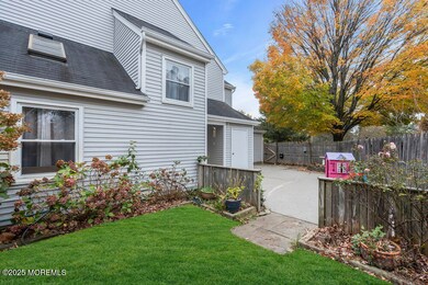 9 Holmes Ct, Freehold, NJ 07728 - photo 4