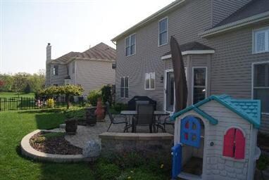 376 Johnson Woods Dr, Batavia, IL 60510 - photo 4