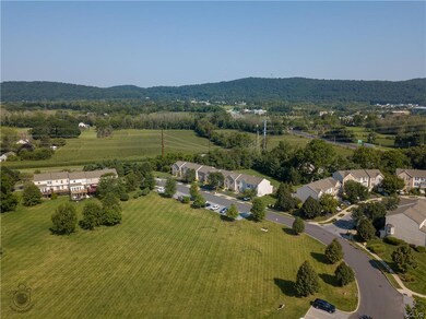 4399 Apple Blossom Dr, Center Valley, PA 18034 - photo 4